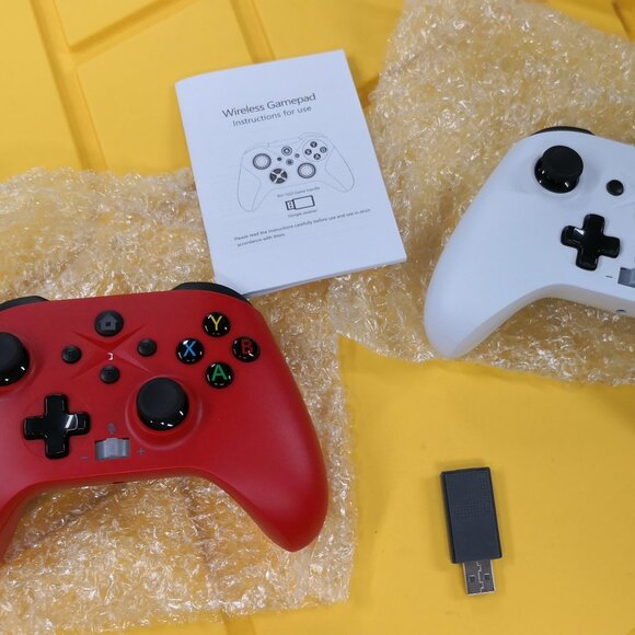 Wireless Gamepad Control RH-1022. Controller WHITE/RED with USBC and USB Dongle - Picture 1 of 9